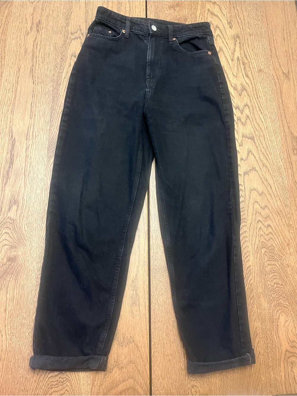 H&M Loose Mom Jeans - Ultra High Waist
